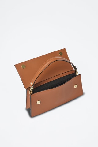 Bolsa de cintura em couro de vitelo Clemenceau - Conhaque - Preto