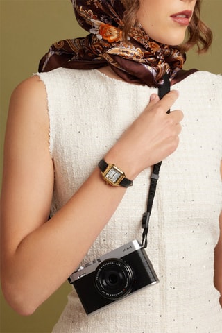 Montre à quartz en cuir de veau et nacre Charlotte - Noir et doré