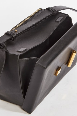 Sac à main en cuir de veau Shoebox - Noir