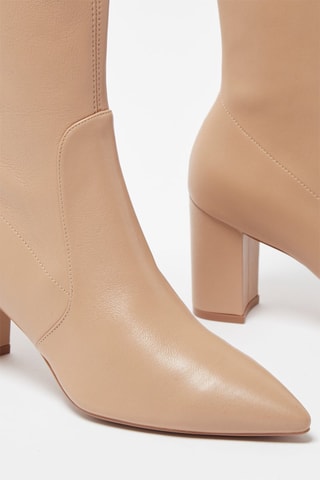 Bottines en cuir Landry 
Beige - Stuart Weitzman