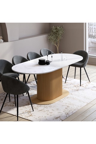 Mesa de refeição extensível Maria efeito mármore branco e pés ripas 160-200cm