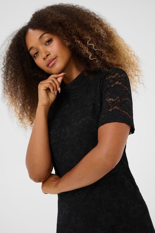 Vestido midi em renda - Preto