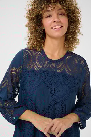 Vestido trapézio em renda - Azul-marinho