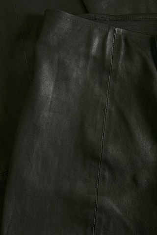 Calças em couro - Preto