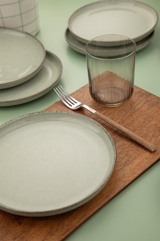 6 assiettes plates en porcelaine - 19 cm