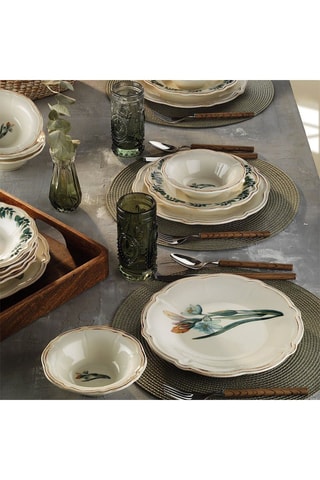 Service de table en porcelaine - 18 pièces