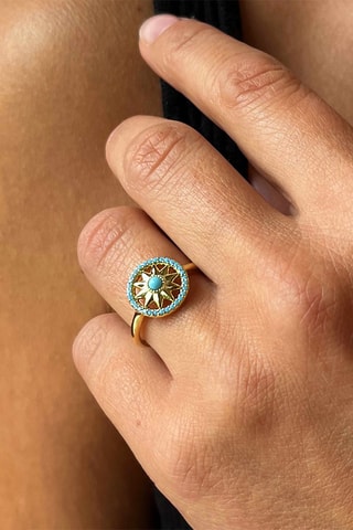 Anillo - 
Plata chapada en oro amarillo