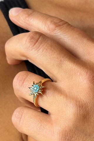 Anillo - 
Plata chapada en oro amarillo