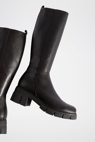 Botas em couro - Preto