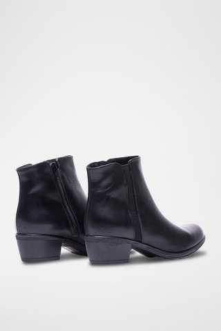 Botins em couro - Preto