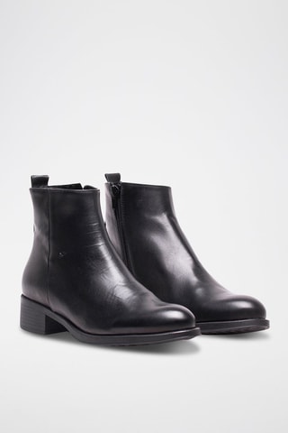 Botins em raspa de couro envernizado - Preto