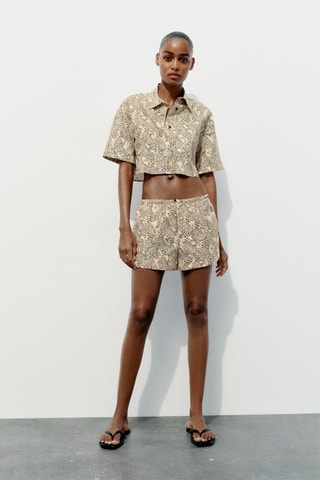 Short. Beige en Zwart