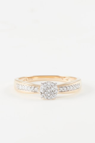 Anillo - 
Oro amarillo y diamantes