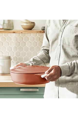 Cocotte ovale en fonte d'acier Lov - 28 cm - 3,8 l