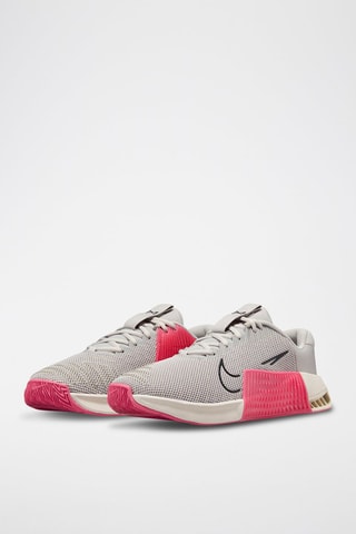 Nike Metcon 9 - Gris claro y rosa