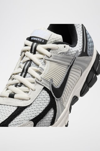 Nike Zoom Vomero 5 - Crudo y gris