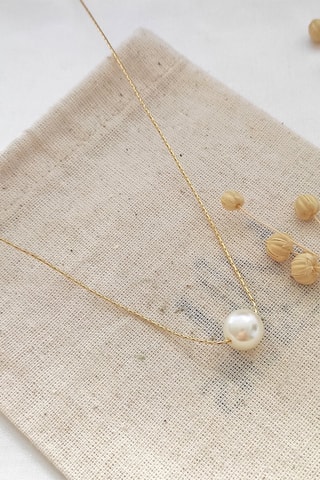 Colar Dourado e branco