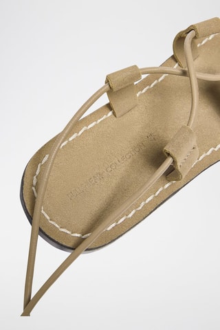 Sandálias em couro - Bege