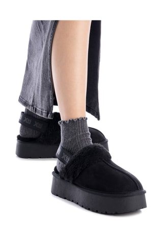 Socas forradas com plataforma - Preto