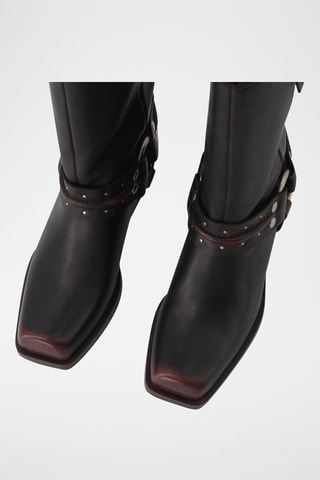 Botins em couro - Preto