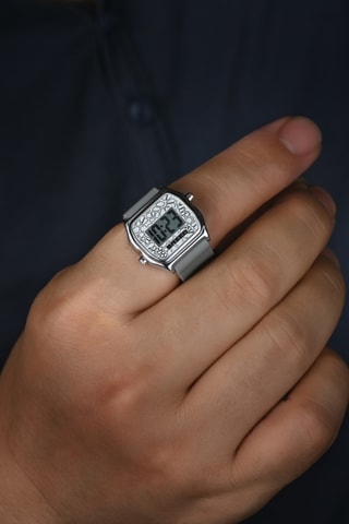 Anillo reloj digital de silicona - Plateado y gris