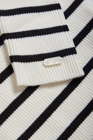 Camisola Cru e preto