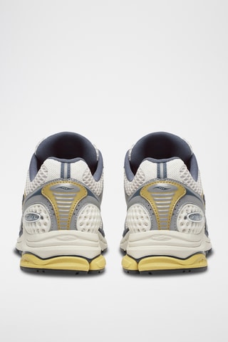 Sneakers Progrid Triumph 4 - Lichtgrijs en Zilverkleurig