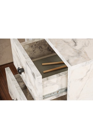 Table de chevet 2 tiroirs Glimmer - Blanc et doré