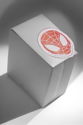 Bonnet - Noir et rouge