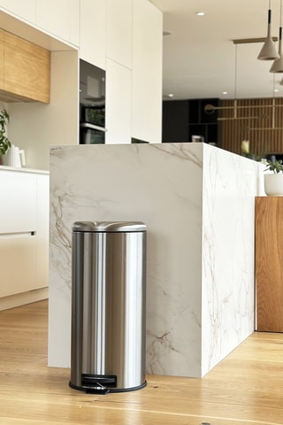 Poubelle à pédale en acier inoxydable Urban - 30 l