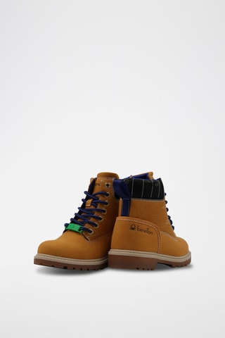 Botins Castanho e azul-marinho