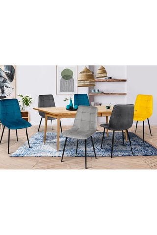 Chaises Linda en velours mix de couleurs et pieds métal noirs (bleu, gris clair, gris foncé et jaune) - lot de 6