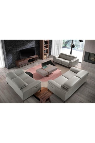 Móvel TV 3 portas 
Imitação de nogueira