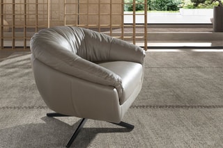 Cadeirão - Cinzento - Em couro