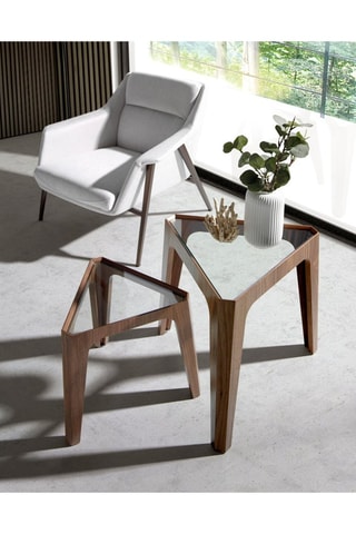 Mesa de apoio 
Imitação de nogueira