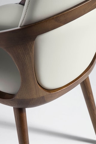 2 cadeiras em madeira - 52 x 100 x 62 cm