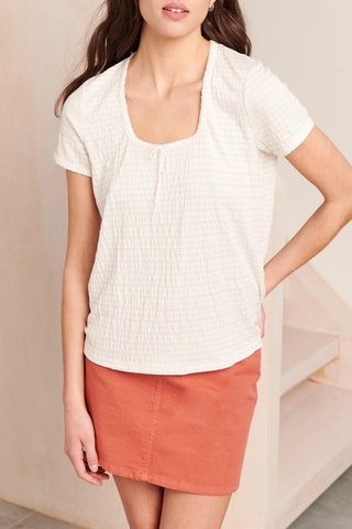 T-shirt - 
Zandkleurig