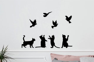 Wanddecoratie Birds Playing With Cats - 110 x 79 cm - Zwart