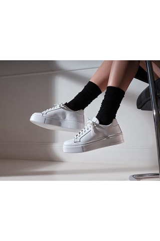 Sapatilhas em couro Regular - Branco