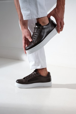 Sapatilhas em couro Regular - Castanho-escuro