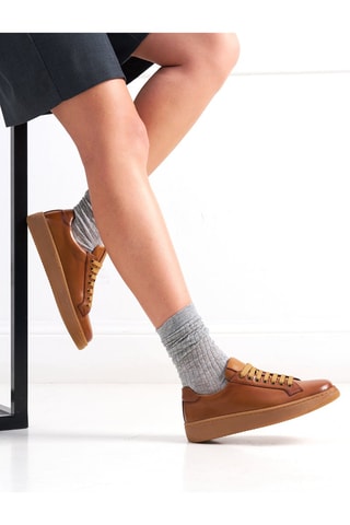 Sapatilhas regular em couro - Camel