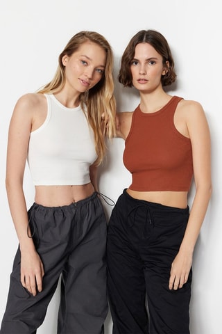 2 Crop Tops - Ecru en Camel 