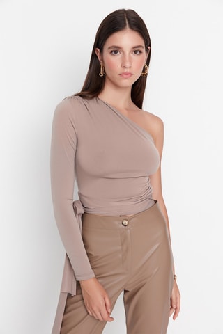 Asymmetrische Top Taupe