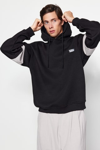 Felpa in pile con cappuccio - Nero