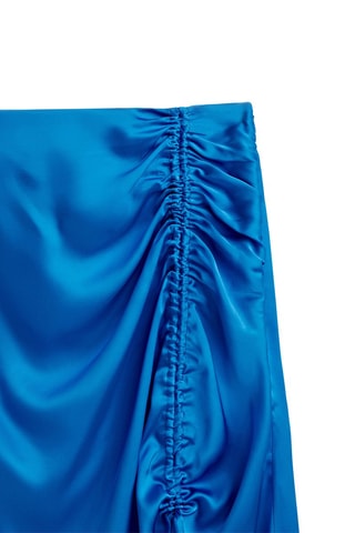 Jupe satinée froncée et fendue - Bleu électrique