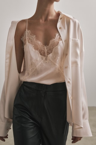 Top style nuisette avec dentelle - Studio - Beige