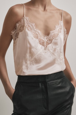 Top style nuisette avec dentelle - Studio - Beige