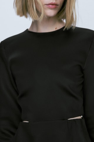 Robe courte noire cut out taille marquée - Noir