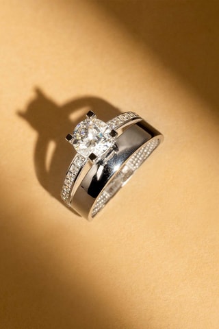 Anello Solitaire Accompagné - Oro bianco