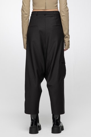 Calças casual de lã 
Castanho-escuro